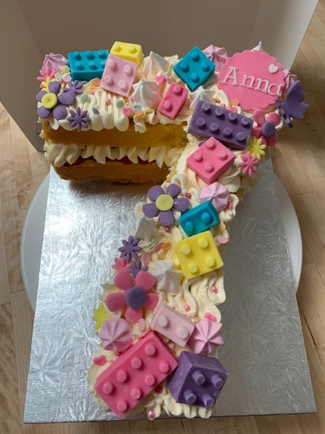 Lego Themed Birthday Party Girl, Princess Lego Birthday Party, Lego Friends Birthday Party Cake, Lego Cake For Girls Cute Ideas, Lego Birthday Party Girl, Lego Birthday Cake Girl, Lego Friends Birthday Cake, Girl Lego Birthday Party, Lego Girls Cake