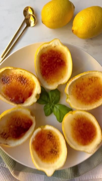 Lemon Juice Uses, Creme Brulee Recipe, 4 Ingredient Recipes, Recipe Drawing, Delicious Deserts, Sauce Pan, Lemon Tart, Whipping Cream, Chocolate Tart