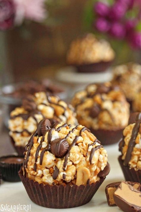 Chocolate Covered Pretzel Cupcakes, Pretzel Cupcakes, Butter Cupcakes, David Lebovitz, Popcorn Balls, Delicious Cupcakes, Peanut Butter Pretzel, Chocolate Peanut Butter Cups, Cupcakes Recipe