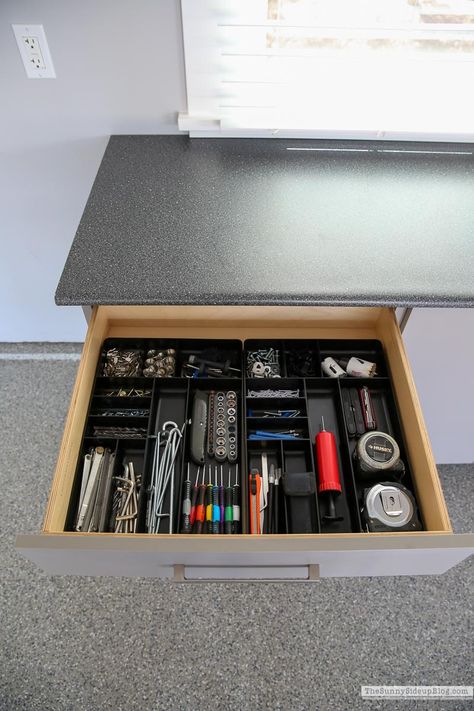 Organized Garage Drawers - The Sunny Side Up Blog Tool Organization Drawer, Garage Drawer Organization, Tool Drawer Organization Ideas, Garage Drawers, Drawer Organisation, Tool Drawer Organizer, Organized Garage, Junk Drawer Organizing, Garage Storage Inspiration