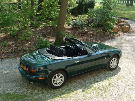 1994 Mazda Miata British Racing Green Green Mazda Miata, Dark Green Miata, British Racing Green Cars, Mazda Miata Aesthetic, Mazda Miata Mx5 1990, Miata Aesthetic, Green Miata, Aesthetics 2023, Miata 1990