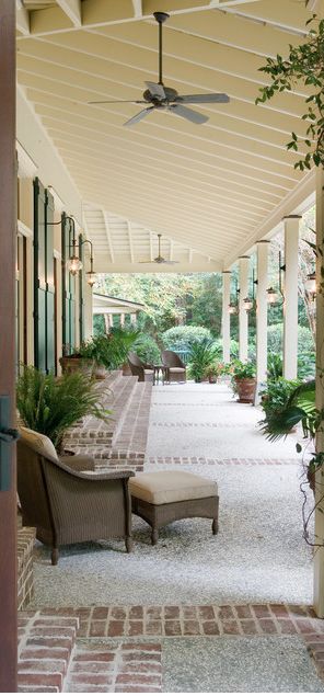 Tabby and light brick./Back Porch West Indies Home, Black Pergola, Brick Border, Casa Hobbit, Traditional Porch, Southern Porches, British Colonial Style, Brick Patios, House With Porch