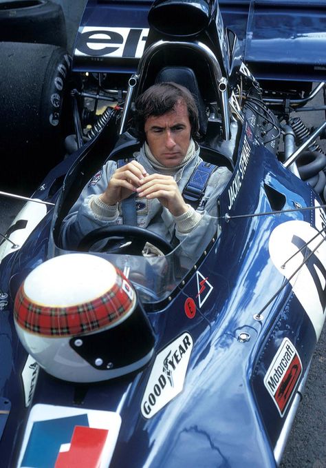 Jackie Stewart, Tyrrell 003 (Clermont-Ferrand, 1972) Jackie Stewart, Motorsport Art, Auto Racing Events, Grand Prix Racing, Classic Racing Cars, Racing Art, Car Driver, Classic Motors, Formula 1 Car