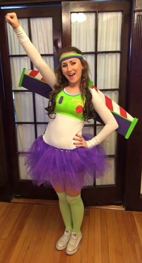 #DIY Buzz Lightyear costume!! Made this costume for less than $10! #BuzzLightyear #Costume Buzz Light Year Diy Costume, Buzz Lightyear Running Costume, Diy Buzz Light Year Costume, Buzz Lightyear Costume Diy, Diy Buzz Lightyear Costume, Buzz Light Year Costume, Fantasias Toy Story, Disfraz Buzz Lightyear, Buzz Costume