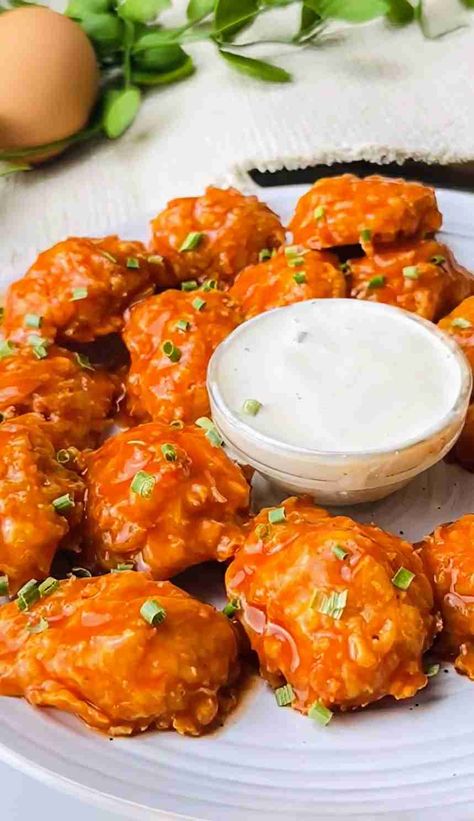 Low Carb Chicken Bites, Low Carb Buffalo Chicken Recipes, Keto Buffalo Chicken Bites, Buffalo Chicken Bites Air Fryer, Keto Buffalo Chicken Nuggets, Low Carb Appetizers Finger Foods, Buffalo Chicken Bites Baked, Buffalo Chicken Low Carb, Boneless Buffalo Chicken Bites