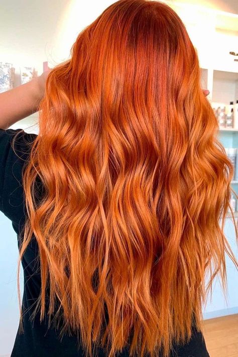 Sally Beauty Supply Hair Color, Haircuts For Heart Shaped Faces, Bright Copper Hair, Gorgeous Haircuts, Heart Shaped Faces, Red Hair With Blonde Highlights, Red Hair Trends, Cheveux Oranges, Red Hair Looks