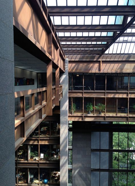 Kevin Roche John Dinkeloo atrium for the Ford Foundation in New York City Sverre Fehn, Ford Foundation, Atrium Design, Louis Kahn, Philip Johnson, Student House, Concrete Building, City Design, Apartment Building