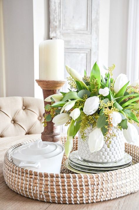 THE RULE OF 3 is a magic recipes in decorating. Follow this rule and your home will look amazing. Let's talk about the magical RULE OF 3! #decor #decortips #homedecor #decorating #homedecorinspo #beautifulhome #diningroom #tulips #flowers #springflowers #stonegable Farmhouse Side Table, Casa Country, Cute Dorm Rooms, Wicker Tray, Decor Essentials, Decor Guide, Spring Home Decor, Décor Diy, Let's Talk About