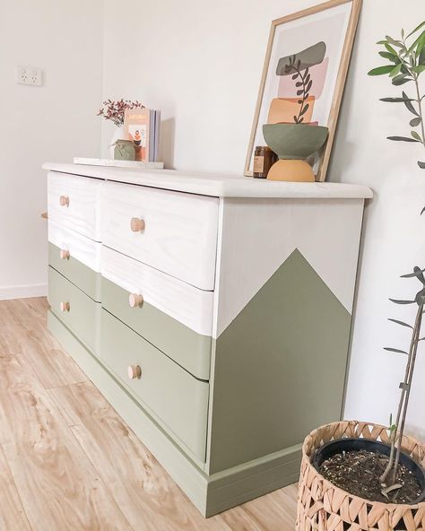 Diy Dresser Makeover Kids, Dresser Makeover Kids, Baby Ju, Grey Baby Nursery, Shabby Chic Desk, Harry Potter Nursery, Diy Furniture Flip, Forbidden Forest, Baby Dresser