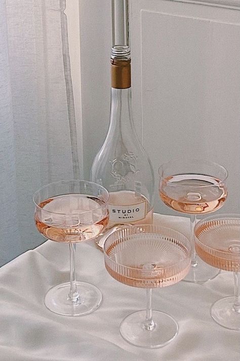 Rosè Wine Aesthetic, Luxury Wine Aesthetic, Drink Glasses Aesthetic, Cocktail Glasses Aesthetic, Vintage Cocktail Aesthetic, Pink Champagne Aesthetic, Champagne Glasses Aesthetic, Fancy Drinks Aesthetic, Luxury Pink Aesthetic