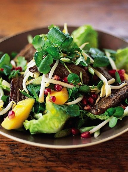 A beautiful duck salad with a twist, thick slices of crispy duck seasoned with… Chinese Roast Duck, Duck Salad, Crispy Duck, Five Spice, Pomegranate Salad, Jamie Oliver Recipes, Simple Nutrition, Asian Salad, Roast Duck