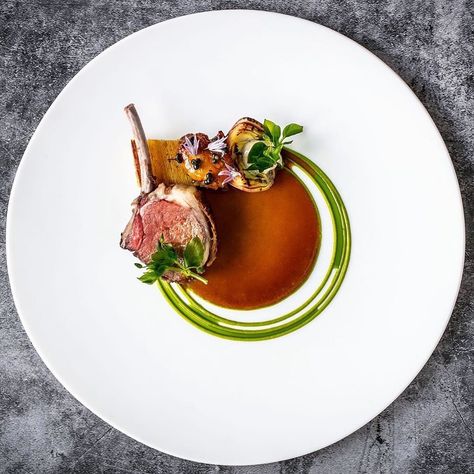 World’s Finest Food Plating on Instagram: “Rack of Cornish Lamb, Courgette Purée & Potato Terrine by @rest_story ______________________________________________________ * © Chefs /…” Michelin Star Food Plating, Fine Dining Plating, Michelin Food, Michelin Star Food, Gourmet Food Plating, Food Plating Techniques, Chefs Plate, Fine Dining Recipes, Star Food