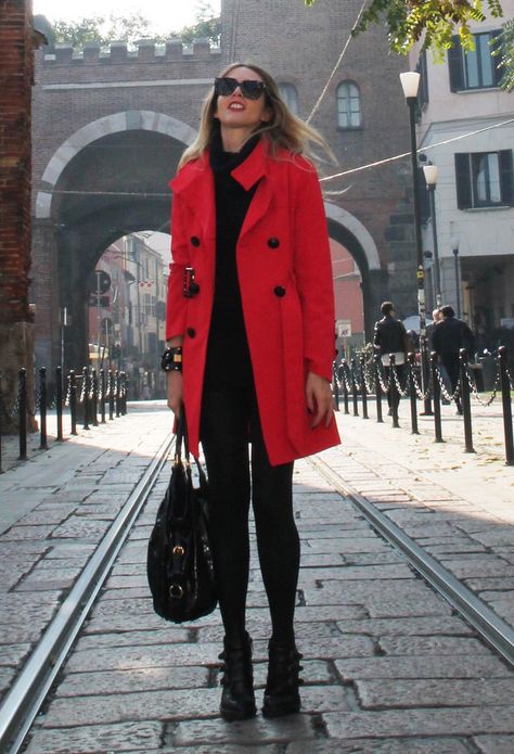 Red Peacoat Outfit, Peacoat Outfit, Red Peacoat, October Fashion, Saint Laurent Sunglasses, Red Trench Coat, Wardrobe Clothes, Outfit Red, Sophisticated Outfits