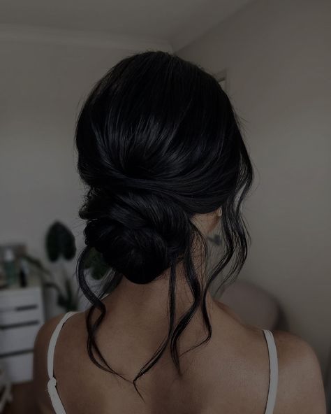 Hairstyles For Prom Dark Hair, Wedding Hairstyle Black Hair, Prom Hair Medium Length Updo, Cute Prom Updos For Medium Hair, Prom Hairstyles Medium Length Black Hair, Elegant Hairstyles Dark Hair, Hairstyle For Prom Black Hair, Long Hairstyles For Gala, Prom Hair Ideas Black Hair