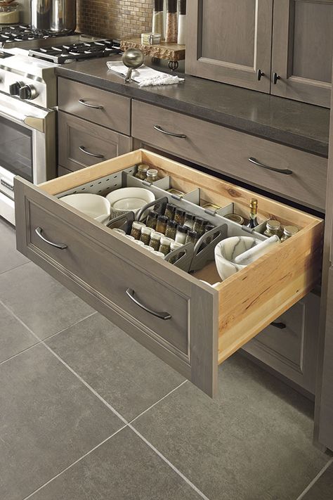 This removable spice tray, used with drawer dividers, is a tote and go right to your prep area - so you’ve got what you need, when you need it. Dish Drawers, Spice Tray, Clutter Free Kitchen, Desain Pantry, Kitchen Drawer Organization, Kitchen Remodel Design, Drawer Dividers, Kitchen Cabinet Organization, Kitchen Room Design