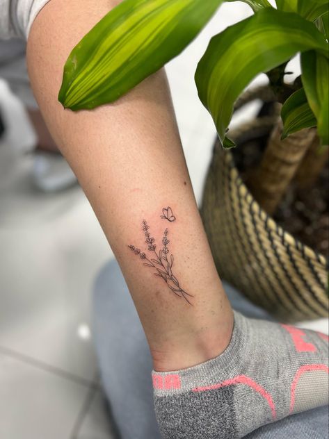 Salvia Tattoo, Lavender Tattoo, French Lavender, Tattoos And Piercings, Flower Tattoo, Art Tattoo, Tattoo Ideas, Piercings, Lavender