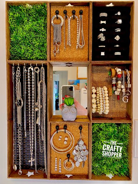 Dollar Tree Cork Board, Dollar Tree Diy Jewelry Holder, Dollar Tree Jewelry Display, Dollar Tree Jewelry Organizer Diy, Dollar Tree Jewelry, Small Wood Boxes, Dollarama Crafts, Cork Board Jewelry, Organization Techniques