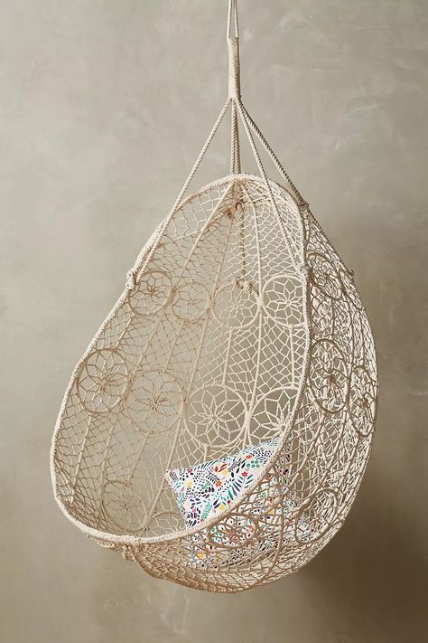 Indoor Swing, Hanging Egg Chair, Eames Chairs, Décor Boho, Boho Dekor, Diy Chair, Creative Living, Comfy Chairs, Cool Chairs