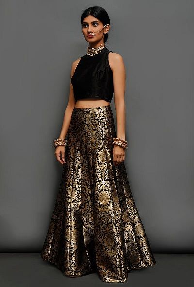 Latest 50 Crop Top and Lehenga Designs (2022) Crop Top And Skirt Indian, Crop Top Outfits Indian, Crop Top And Lehenga, Golden Dupatta, Top And Lehenga, Lehenga Pink, Lehenga Top, Halter Neck Blouse, Collared Crop Top