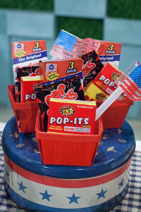 4th of July Entertaining Ideas | fourth of July party ideas | July 4th party ideas || JennyCookies.com #summer #parties #entertaining #july4th #fourthofjuly #4thofJuly #july4thparties 4th Party Ideas, July 4th Party Ideas, Fourth Of July Party Ideas, July 4th Party, Fourth Of July Party, Look Festival, Fourth Of July Food, July Baby, Fourth Of July Decor