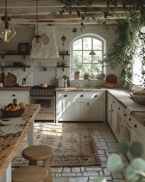 French Provence Aesthetic, French Country House Aesthetic, Cottagecore Kitchen, Italy House, Dream Life House, Casa Vintage, Cottage Kitchens, French Country Kitchen, Dream House Rooms