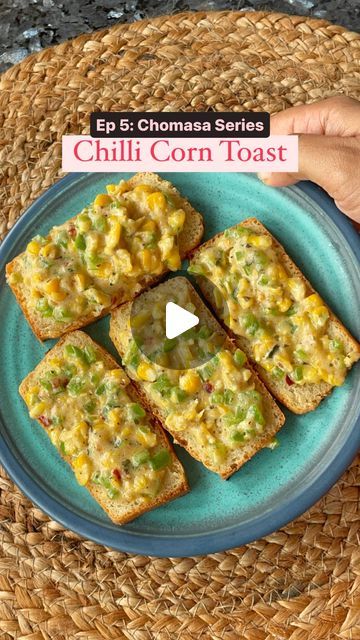 Dhruvi Jain on Instagram: "✨Chilli corn toast is a delicious and flavorful snack or appetizer made with corn, spices, and bread.   It’s a popular dish in Indian cuisine and is often served as a tea-time snack.   — Here’s a simple recipe for making chilli corn toast: 10-12 Homemade bread slices  1 Tbsp ghee  1 Tbsp flour  1 cup milk  1/4 cup chopped capsicum  1/2 cup crushed corns  Salt to taste  Chilli flakes  Oregano  Dry coriander  Dry basil   #jainfood #jainfoodie #chillicheese #cornrecipes #chillicorn #chillicheesetoast #breadrecipe #cheesechillitoast #chaumasa #chomasa #jainrecipe #breadbaking" Simple Vegetarian Breakfast, Jain Breakfast Recipes, Indian Snack Recipes Tea Time, Bread Snacks Recipes Indian, Corn Recipes Indian Snacks, Recipes With Bread Indian, Morning Breakfast Recipes Indian, Bread Recipes Indian Snacks, Jain Snacks Recipes