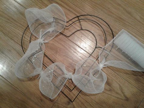 DIY Valentine's Day Mesh Wreath All From the Dollar Store! Valentines Wreath Dollar Store, Diy Fabric Garland, Fabric Garlands, Diy Valentines Day Wreath, Valentine Wreaths, Valentine's Day Wreath, Metal Wreath Frame, Easy Diy Wreaths, Diy Valentine's Day