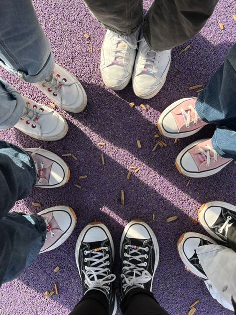 skz lovestay stray kids friends converse run star hike beaded shoe lace kpop friends aesthetic Stray Kids Converse, Skz Converse, Converse Star Hike, Beaded Shoes Laces, Stray Kids Shoes, Converse Run Star Hike Outfit, Run Star Hike, Converse Star, Converse Run Star Hike