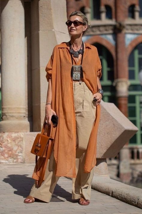 Summer Outfits Plus, Designer Wardrobe, Look Boho Chic, Tan Chinos, Spring 2025, Bohemian Festival, Fashion Mistakes, Pantalon Large, Mode Inspo