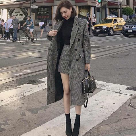 Winter Work Outfits, Business Dress Women, Sun Fashion, Ladies Coats, Coats Fashion, Cheetah Print Dress, Winter Work, Gorgeous Outfits, Korean Fashion Dress