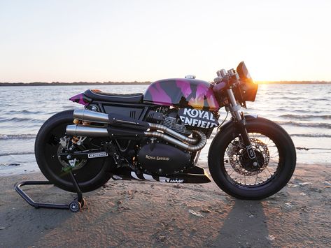 Royal Enfield Custom, Motorcycle Lifestyle, Enfield Motorcycle, Races Style, Motorcycle Aesthetic, Center Line, Cafe Racer Bikes, Club Music, Bmw S1000rr