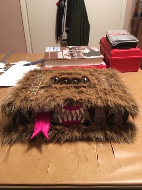 DIY Monster Book of Monsters!!!! | Harry Potter Amino Book Of Monsters Harry Potter, The Monster Book Of Monsters, Harry Potter Monster Book, Book Of Monsters, Harry Potter Props, Monster Book, Diy Harry Potter, Diy Monsters, Monster Book Of Monsters