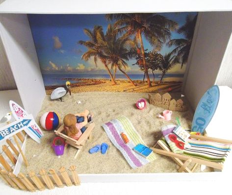 Beach Diorama Scene, Beach Diarama Ideas Kids, Diarama Ideas Easy, Beach Dollhouse, Diaroma Ideas, Beach Diorama, Shoe Box Diorama, Elf Diy, Miniature Beach Scene