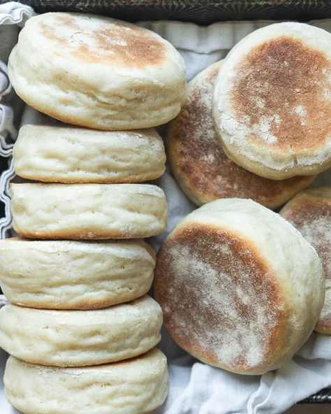 Sourdough Discard English Muffins (overnight or same day) Discard English Muffins, Sourdough Discard English Muffins, Easy Dough, Sourdough English Muffins, English Muffin Recipes, Homemade English Muffins, Sandwich Bread Recipes, No Going Back, English Muffins