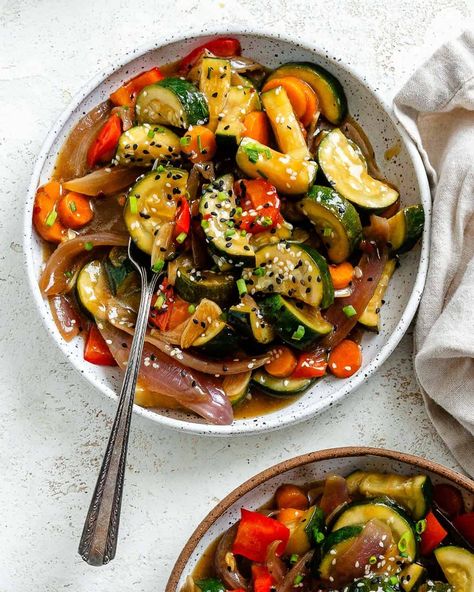 Make a delicious one-pan vegetable zucchini stir-fry with a classic sweet & savory stir-fry sauce in 35 minutes! A healthy, nutritious, versatile meal perfect for serving with your favorite plant-based protein! #plantbasedonabudget #zuchini #stirfry Asian Stir Fry Sauce, Fried Zucchini Recipes, Zucchini Stir Fry, Tempeh Stir Fry, Vegetable Stir Fry Recipe, Plant Based Recipes Dinner, Asian Stir Fry, Asian Vegetables, Easy Zucchini