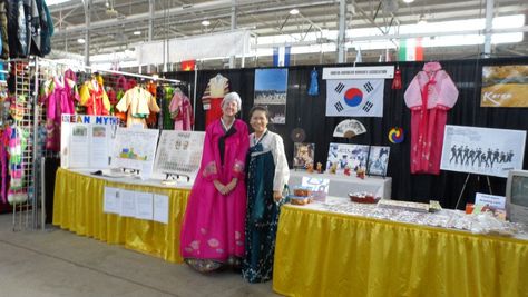 I was able to work at the Korean booth at the International Festival in Nov 2012, wearing Hanbok! A fun experience. Culture Fair, Preschool Building, Art Fair Booth, Fair Booth, International Festival, Traditional Korean, Booth Ideas, South Korean, Building Design