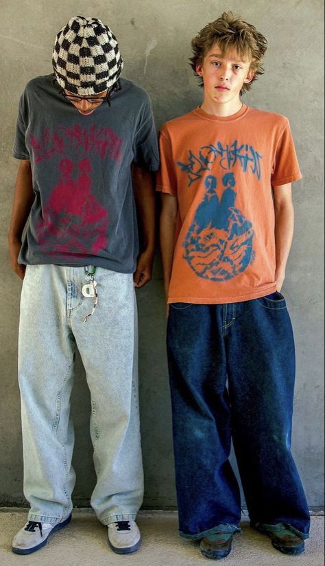 90s 2000s Fashion Men, Baggy Boys Outfit, Alternative Fashion Guys, Reference Pics Of People, Men’s 90s Grunge Fashion, Early 2000s Boys Fashion, Baggy Outfit Ideas For Boys, 2000s Skater Boy Outfits, 90s Skater Boy Fashion