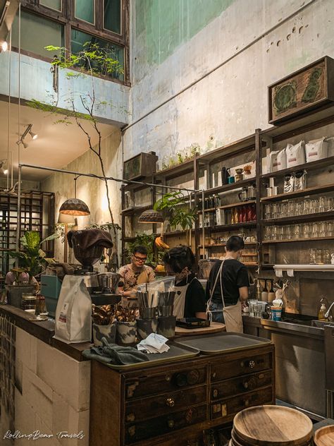 Brooklyn Cafe Interior, Italian Cafe Aesthetic Interior, Apartment Above Cafe, Old Fashioned Coffee Shop, Cafe Interior Design Rustic, Antique Cafe Interior, London Cafe Interior, Cafe Outside Design, Rustic Cafe Design