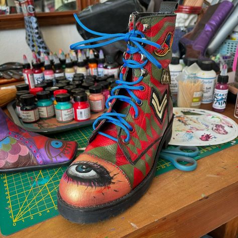 Painted some boots with leather paint 🎨 @angeluspaintuk @angelusdirect still need a couple of layers here and there but wanted to share already 🔥 ⬅️swipe for more 📸 ➡️ #rebeccatreur #rebexentriquevintage #leatherpainting #angeluspaint #angelusdirect #leatherpaints #customized #customizedshoes Leather Paint, Custom Shoes, A Couple, To Share, Paint, Boots, Leather