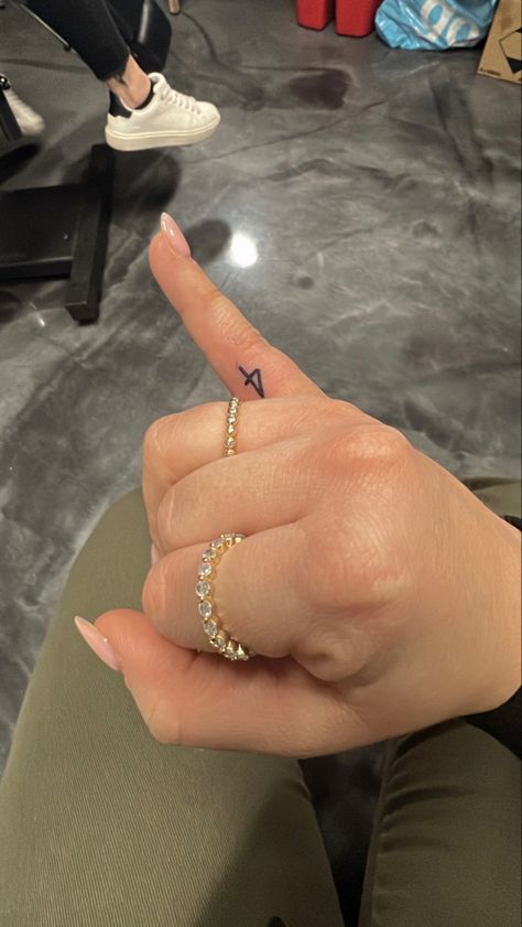 pinky finger tattoo - tiny number tattoo Number 4 Finger Tattoo, Pinky Tattoos For Women, Tattoo On Pinky Finger, Tiny Number Tattoo, Number Finger Tattoo, Pinky Finger Tattoo, Small Number Tattoo, Pinky Tattoo, Inside Finger Tattoos