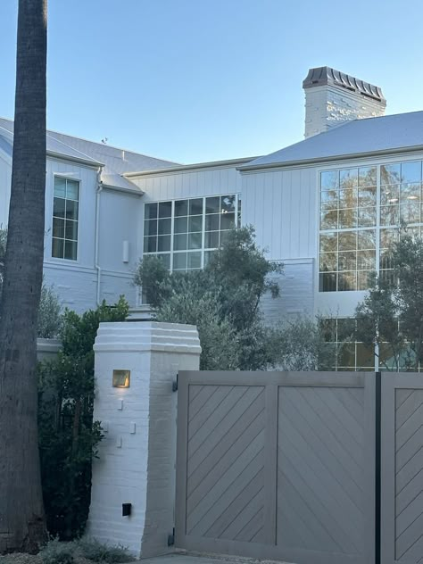 Brick Driveway Entrance, Backyard Dog Fence, Exterior Design Architecture, Entrance Landscaping, Driveway Entrance Landscaping, Brick Driveway, Bloxburg Town, White Brick Wall, Fence Gates