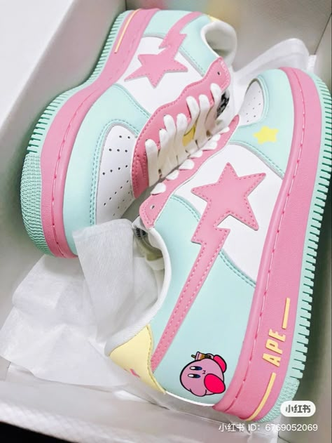 Old School Shoes, Bape Shoes, Celestial Elements, Preppy Shoes, Pretty Shoes Sneakers, Kawaii Shoes, Cute Nike Shoes, Fire Fits, Cute Nikes