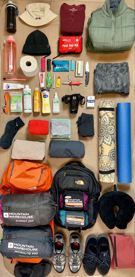 Camping Bag Essentials, Hiking Necessities, Couples Camping, Backpacking Essentials, Weekend Camping, Trip Packing, Backpack Essentials, Camping Kit, Camping Aesthetic