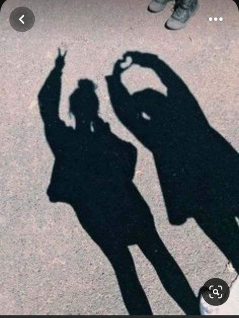 Girl Shadow, Aesthetic Friends, Best Friend Photography, Best Friend Poses, Shadow Photography, Bff Photoshoot Poses, Bff Photoshoot, Shadow Photos, Best Friends Shoot