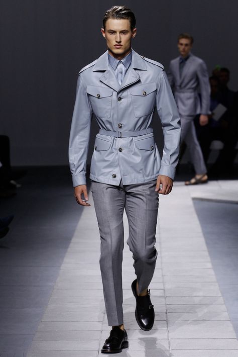 Vogue Men, 2016 Menswear, Men Fashion Show, Mens Fashion Week, Menswear Fashion Show, Safari Jacket, Belted Jacket, Menswear Fashion, Mens Fashion Suits