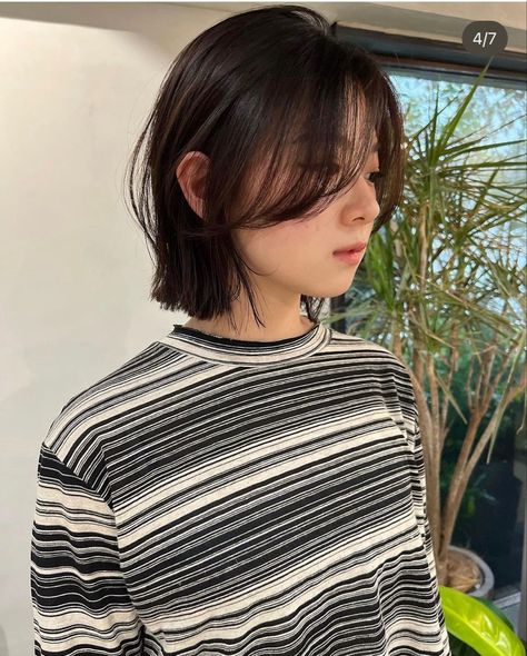 Asian Layered Bob, Short Bob Asian Hair, Short Asian Bob, Short Korean Hair, Asian Short Hair Round Face, Korean Short Hair For Chubby Face, Short Asian Hair, Thick Short Hair, Short Hair Asian