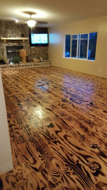 Hubby n I made these floors..out of plywood n a torch! Burnt Plywood Floor, Design Interior Modern, Plywood Floor, Plywood Flooring, Flooring Ideas, Design Del Prodotto, Wood Flooring, Floor Design, Cheap Home Decor