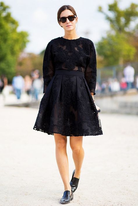 Lace see-through frock dressed down with patent leather loafers All Black Outfits For Women, Feminine Tomboy, Gala Gonzalez, Casual Work Outfits Women, Work Outfits Women Summer, Mode Tips, All Black Dresses, Nye Outfits, Professional Outfits Women