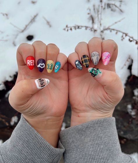 Taylor Swift Nail Art Eras, All Too Well Nails, Taylor Swift Dip Nails, Eras Tour Nail Art, Taylor Swift Nails Short, Ears Tour Nails, Eras Tour Nail Ideas Lover, Taylor Swift Acrylic Nails, Lover Inspired Nails