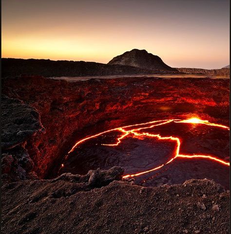 Ethiopia Nature, Erta Ale, Molten Rock, Photos Rares, Africa Photography, Lava Flow, Active Volcano, Crater Lake, Natural Phenomena